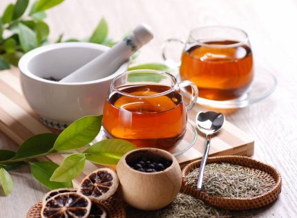 Quelle est la différence entre une décoction et une infusion de plantes ?