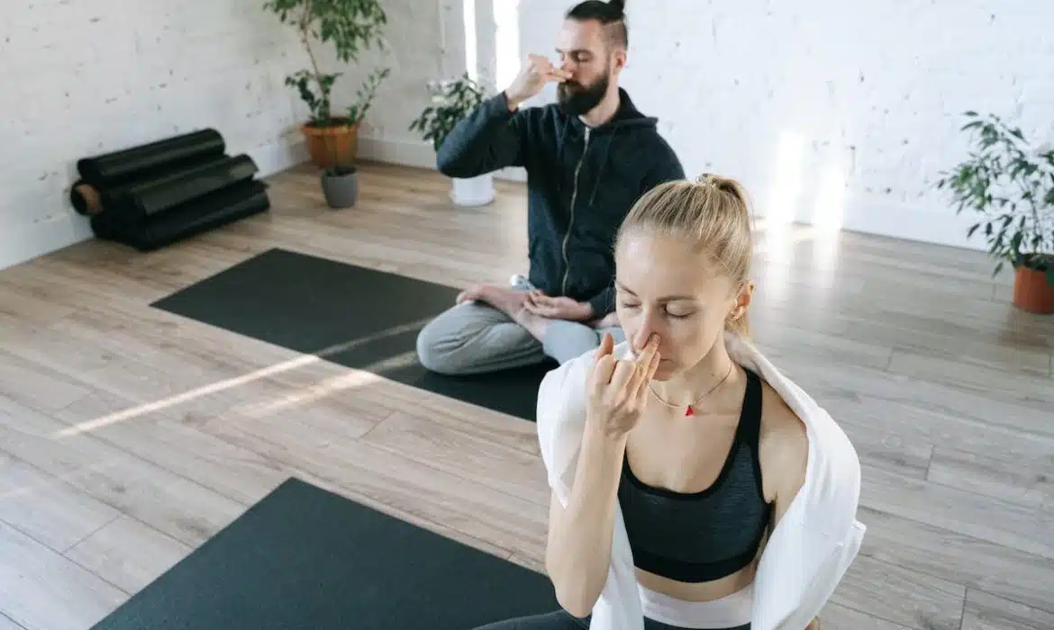 La préparation à l’accouchement : techniques de respiration et de relaxation pour mieux gérer la douleur