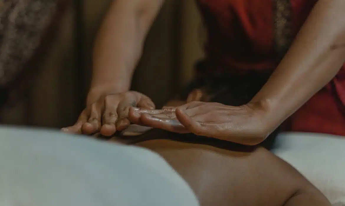 Les différentes techniques de relaxation utilisées dans le massage ayurvédique