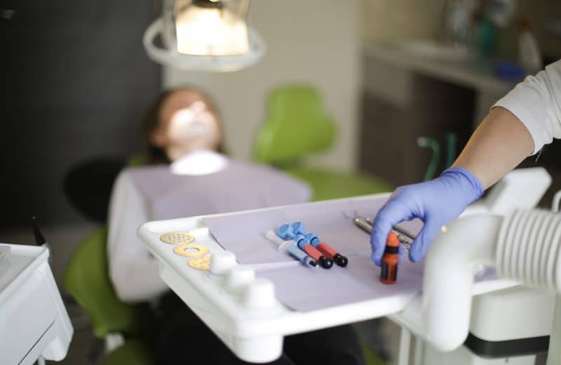 Le blanchissement dentaire américain : que faut-il savoir ?